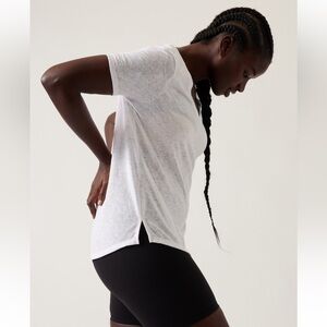 Athleta women’s white breezy scoop v tee t shirt size large lightweight travel